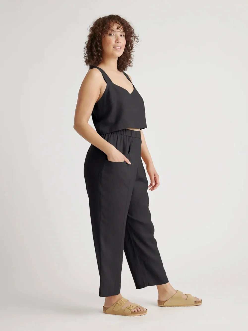 Quince | 100% European Linen Tapered Ankle Pants in Black Small